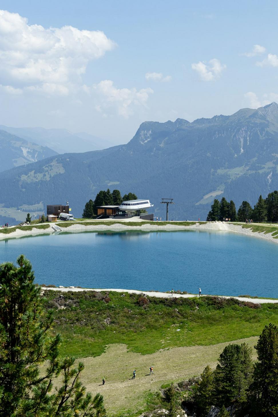 Infinity Pool & Hot Tub